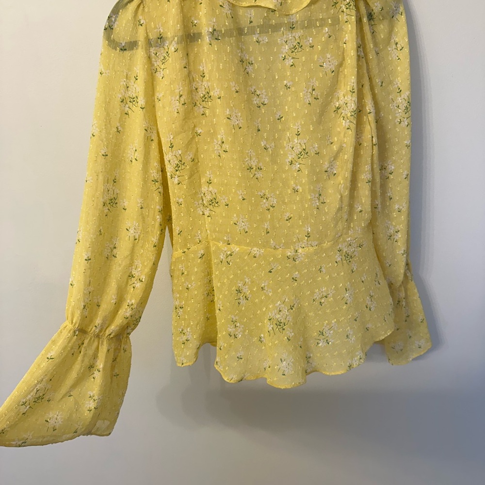 Elegant Yellow Floral Ruffle Blouse - Picture 2 of 5